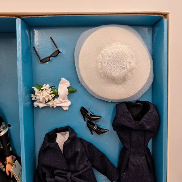 Grace Kelly The Romance Silkstone Barbie Doll Giftset By Mattel Gold Label T7944 - Picture 11 of 16